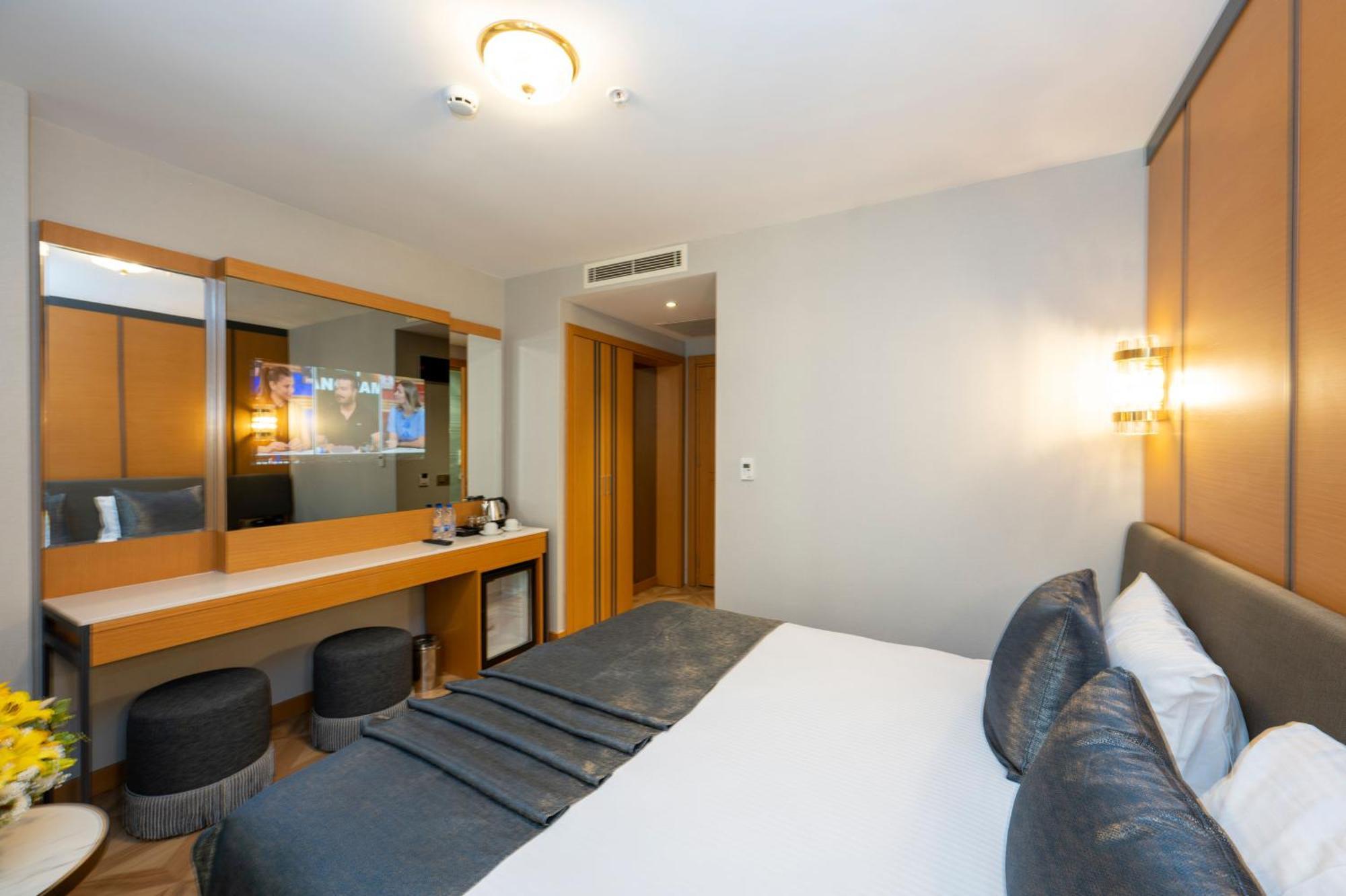 Freya Hotel Istanbul Bagian luar foto